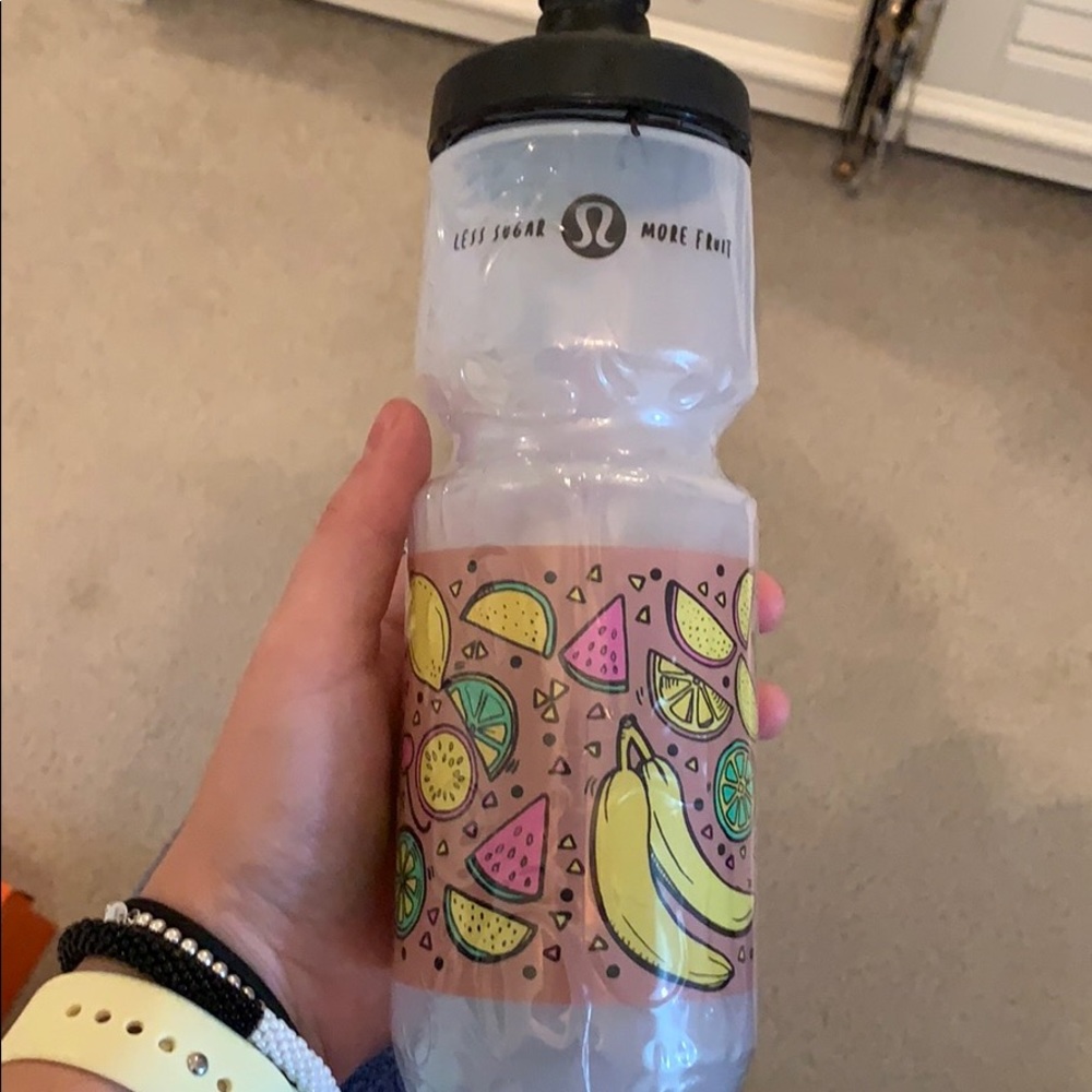 Lululemon water bottle